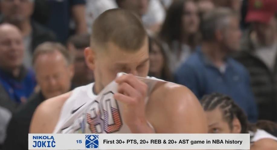 你貸款？轉播方字幕：約基奇30+20+20！NBA歷史首人！